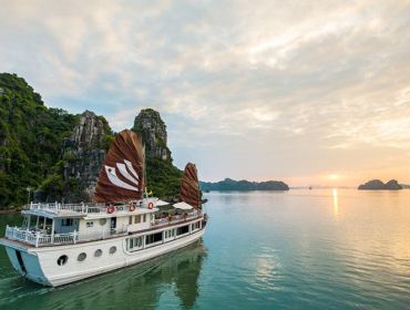 Croisière Privée Et Luxueuse Dans La Baie De Halong 