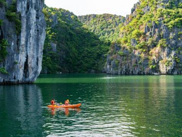 Kayak-halong-vietnam