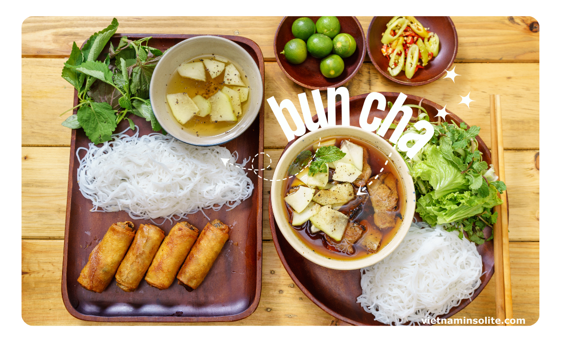 Le Bun cha est un plat vietnamien composé de porc grillé et de vermicelles servis avec sauce de poisson, originaire de Hanoï, au Vietnam.