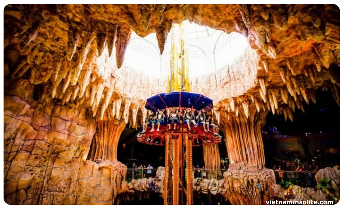 Le Parc Fantasy de Ba Na Hills offre une expérience totalement différente des temples et jardins paisibles. Il abrite la plus grande salle de jeux vidéo intérieure du Vietnam, avec une variété de jeux gratuits, des attractions palpitantes comme l'escalade, une tour de chute libre, et des cinémas 3D, 4D, et 5D.