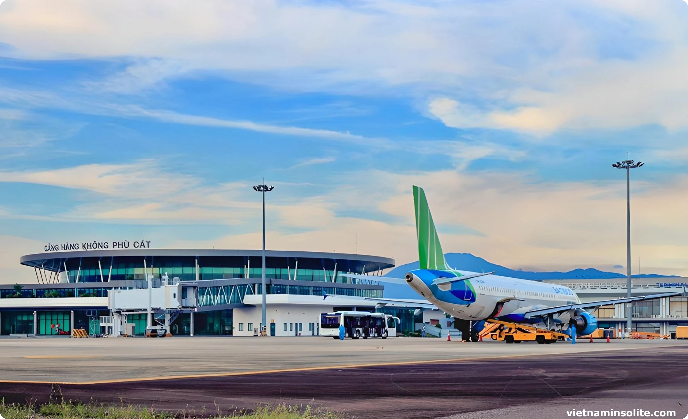 L'aéroport de Phu Cat est à 30 km de la ville de Quy Nhon.